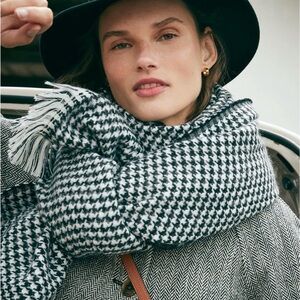 J Crew Black and White Houndstooth Check Reversible Wool Scarf